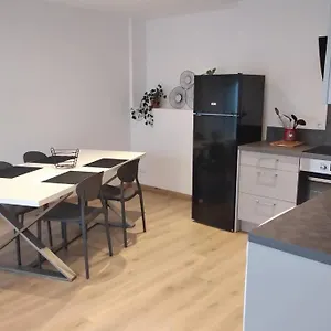  Appartement T2 Refait à Neuf Au Coeur De